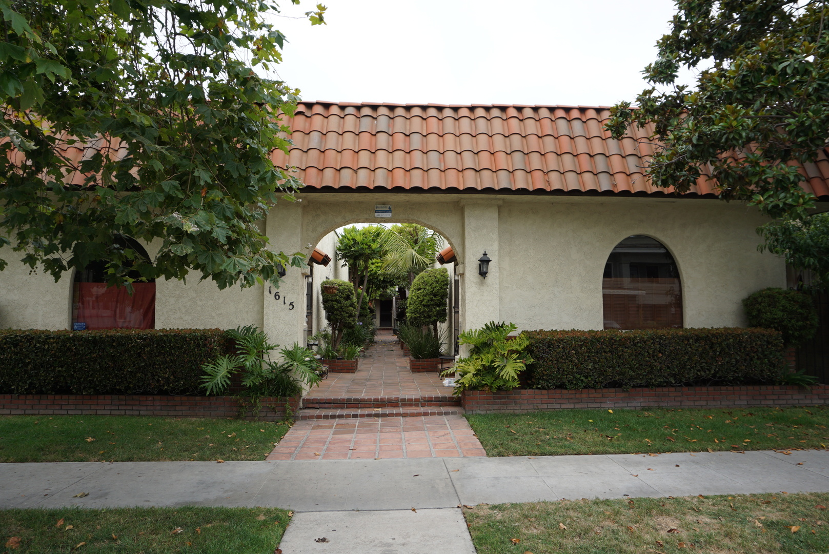 Long Beach Apartment: 1615 E. First Street