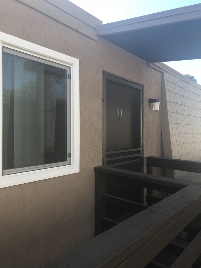 HUNTINGTON BEACH Apartment: SURFSIDE APTS.