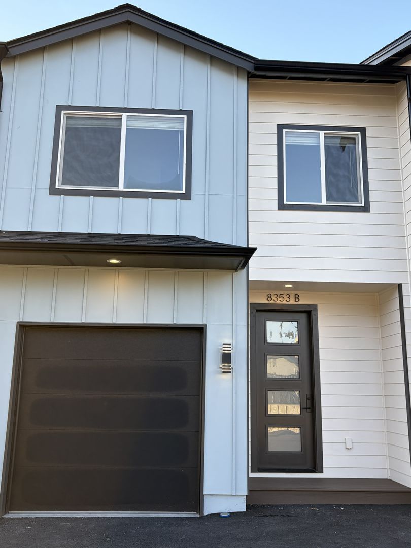 Stanwood Apartment: 8353 Hennings Drive