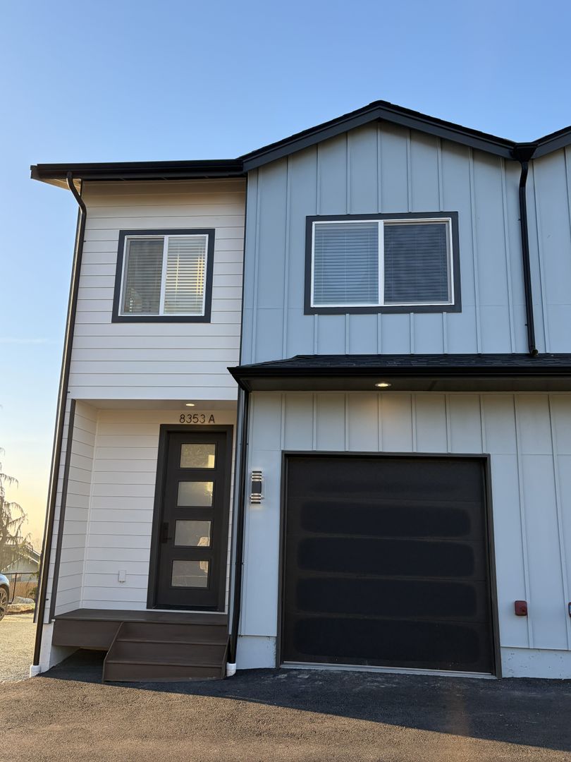 Stanwood Apartment: 8353 Hennings Drive