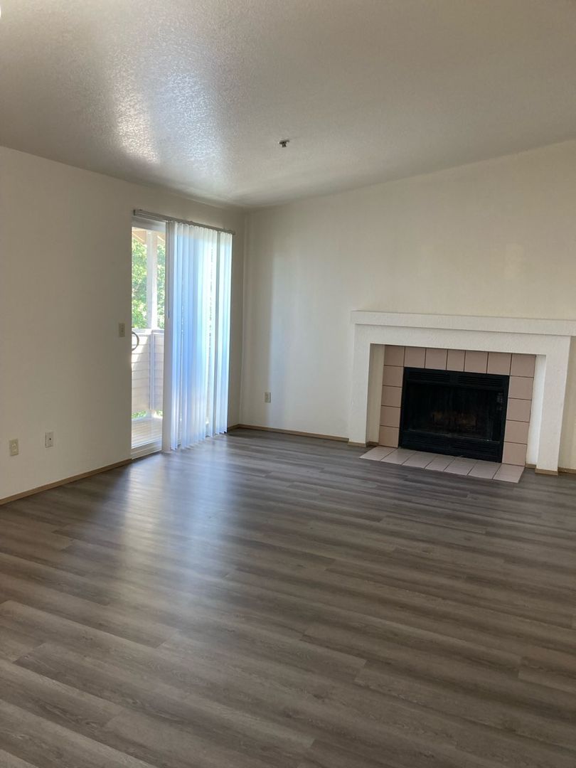 Marysville Apartment: 7015 47th Ave NE