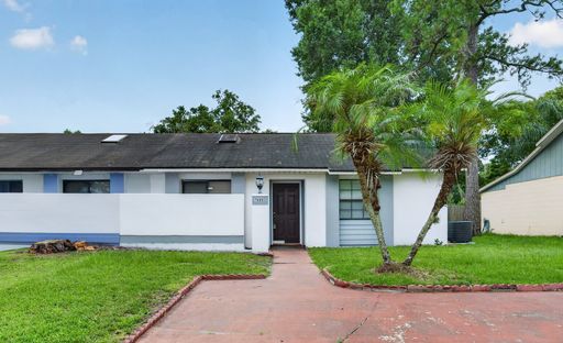 Spacious 2-Bed, 2-Bath Villa For rent with Large Fenced Backyard! – photo 1