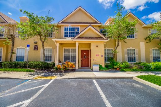 Beautiful 2 Bed/2 Bath Condo for rent at Crescent Place Condominiums in Altamonte Springs! Rent NOW and Receive 2 Weeks FREE!!! – photo 1