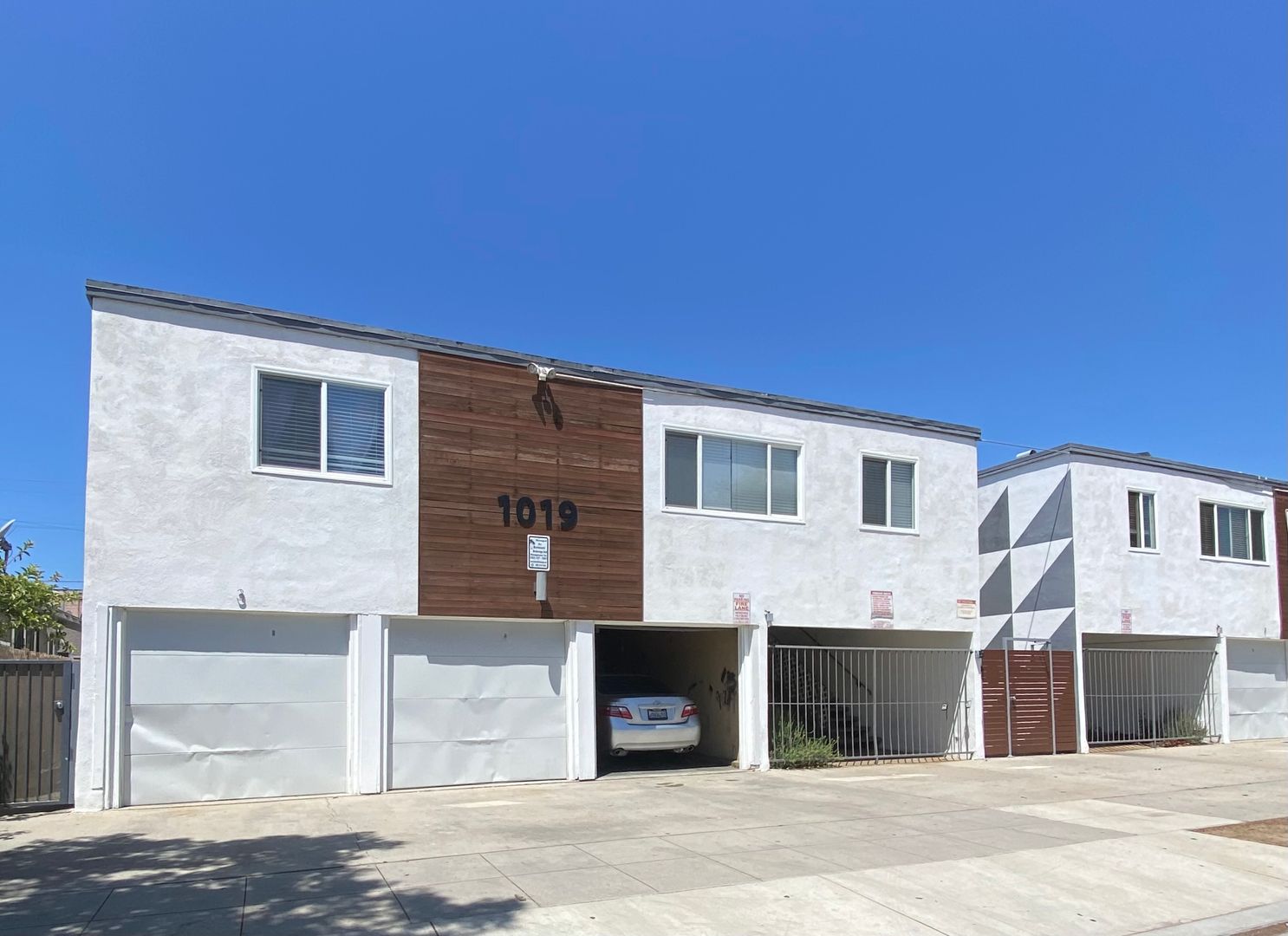 LONG BEACH Apartment: 1019-1027 CEDAR AVE.