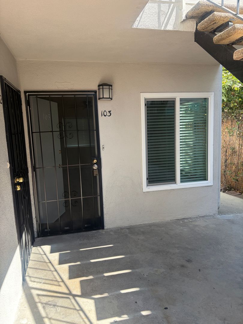 LONG BEACH Apartment: 727 E. 7TH STREET