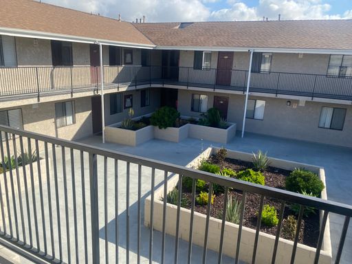 Long Beach 2 Bed/1.5 Ba * MOVE IN SPECIAL $1,500 OFF OAC – photo 1