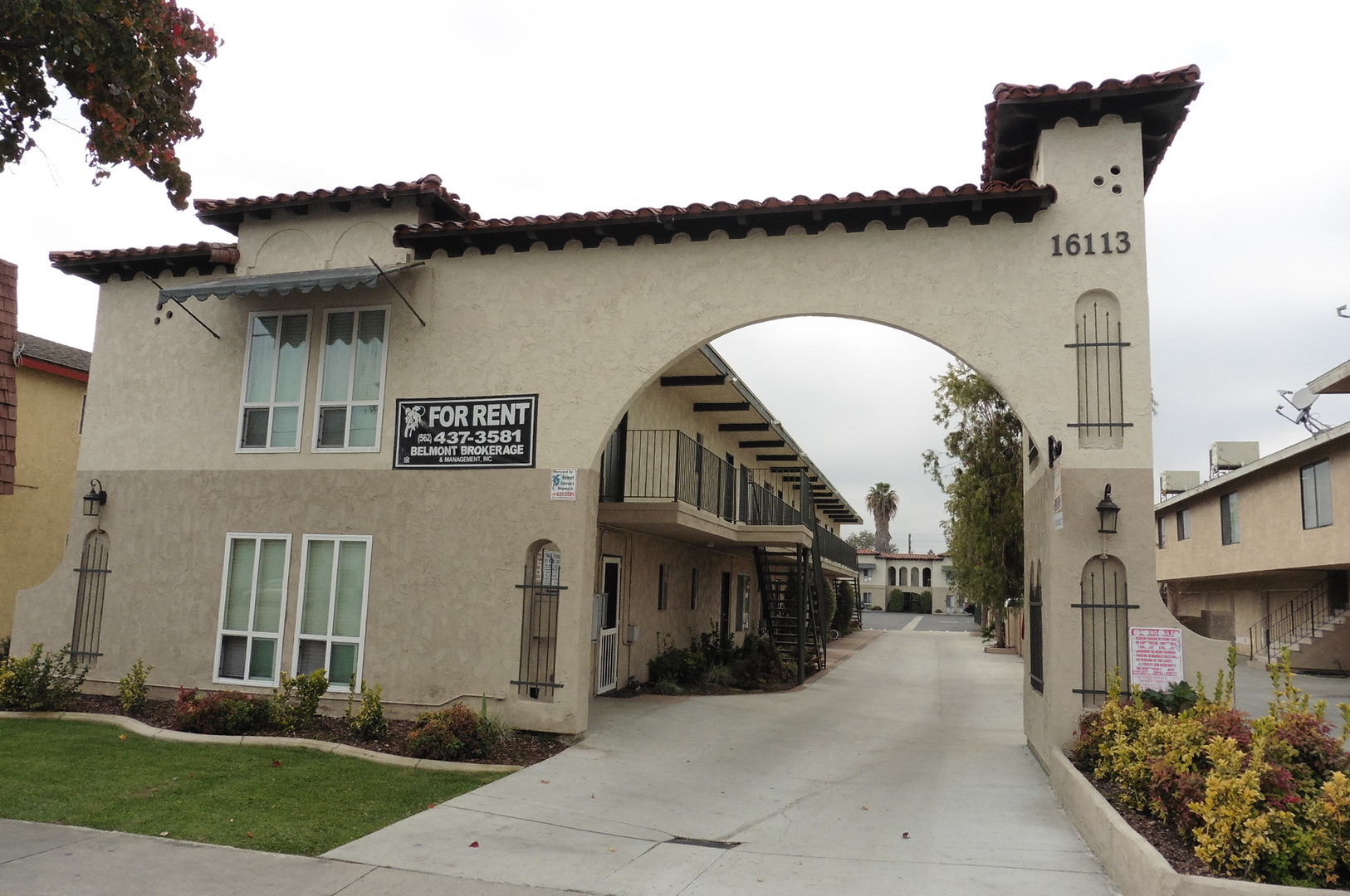 BELLFLOWER Apartment: 16113 WOODRUFF AVE.