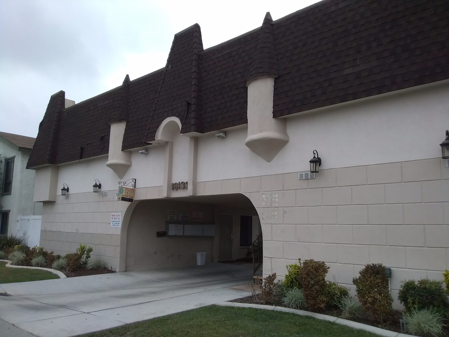 BELLFLOWER Apartment: 16133 WOODRUFF AVE.