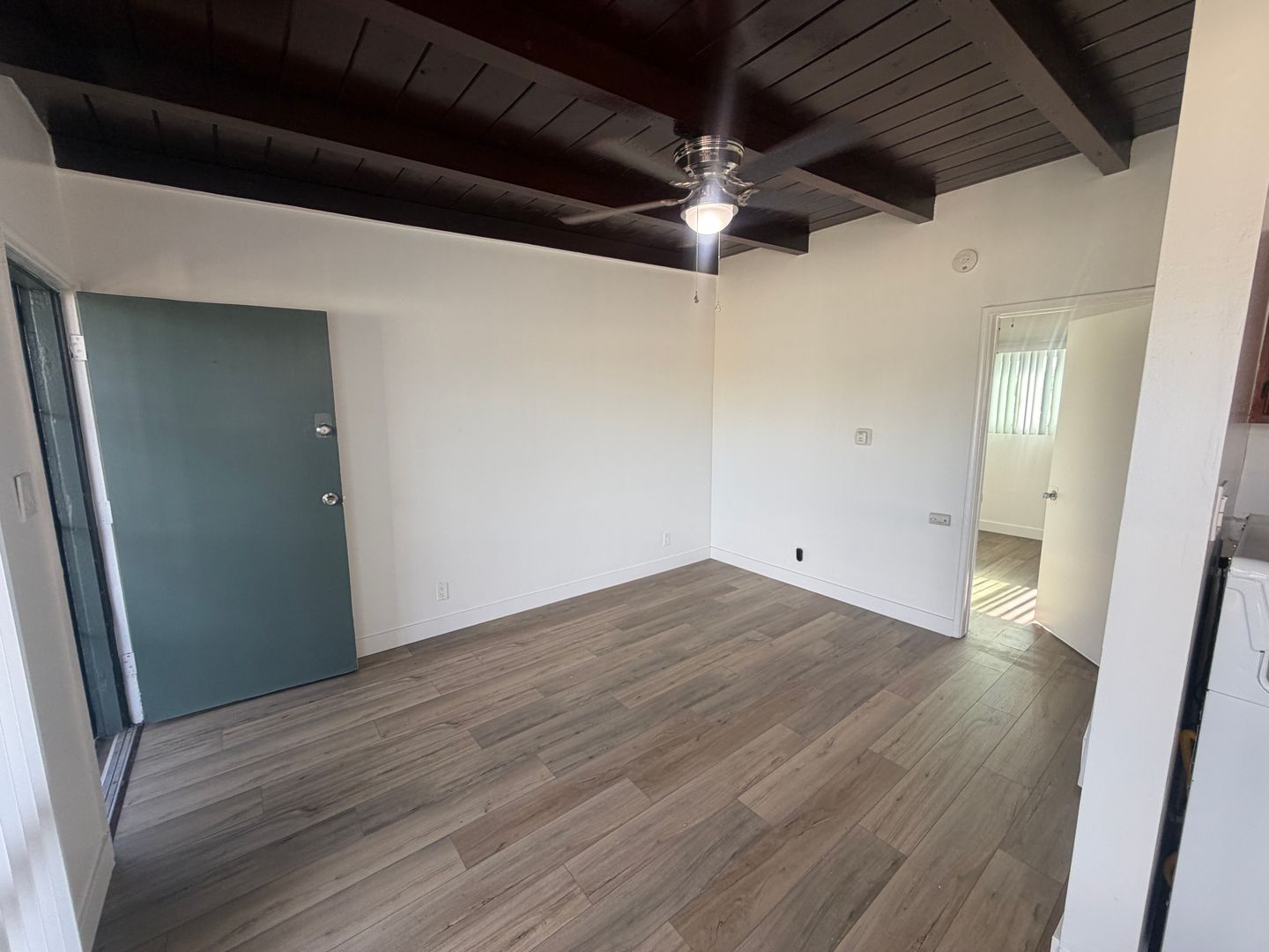 LONG BEACH Apartment: 1518-40 E. ARTESIA BLVD