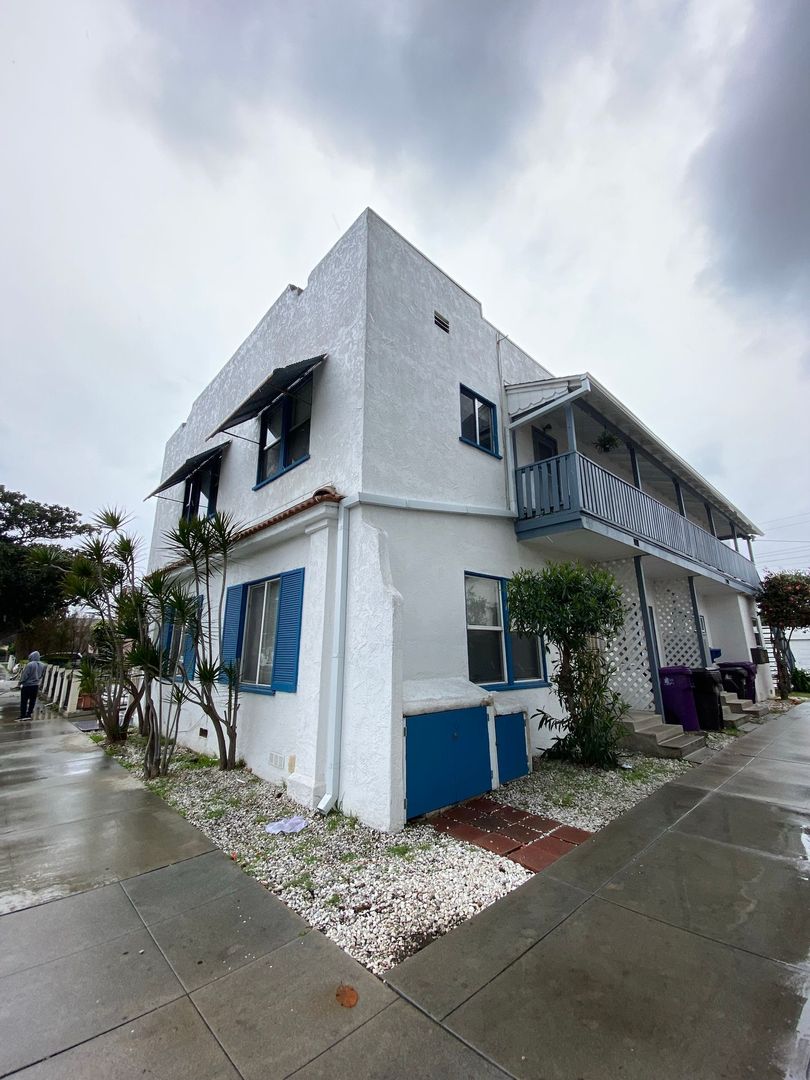 Long Beach Apartment: 2301-2305 Magnolia Avenue