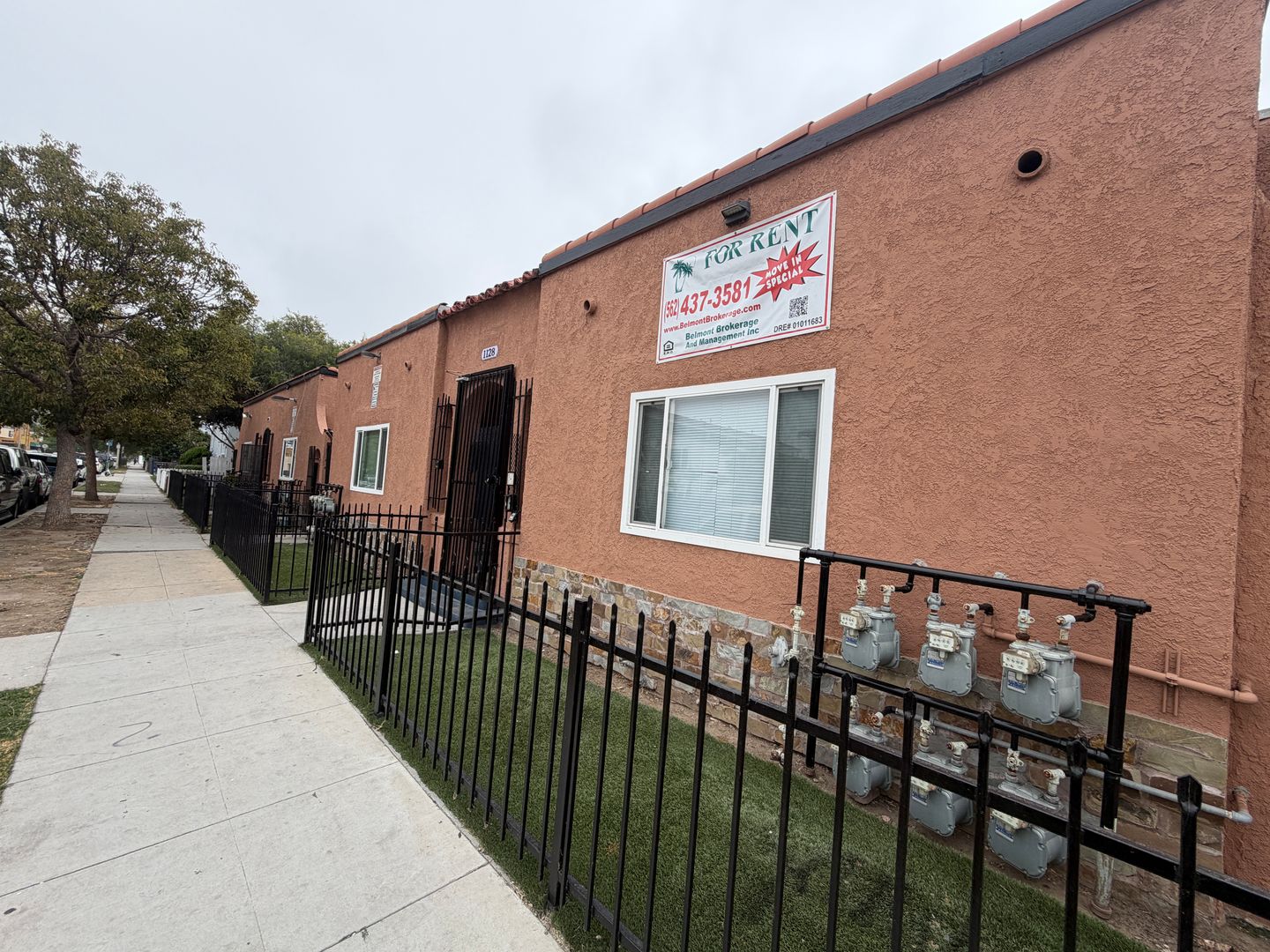 Long Beach Apartment: 1128  Raymond Avenue