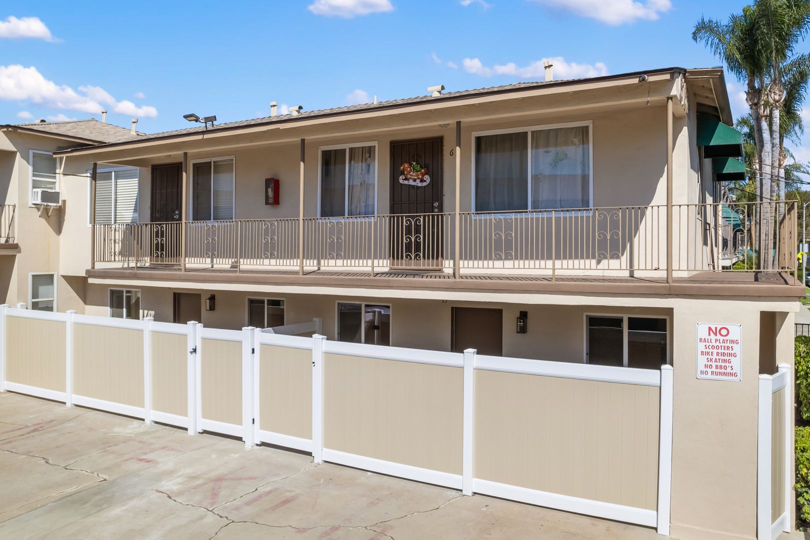 LONG BEACH Apartment: 6151-6163 LINDEN AVE.