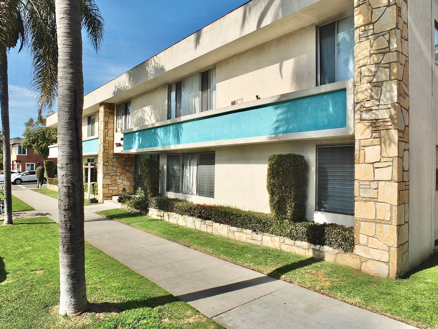 Long Beach Apartment: 1101 E. Ocean Blvd #25