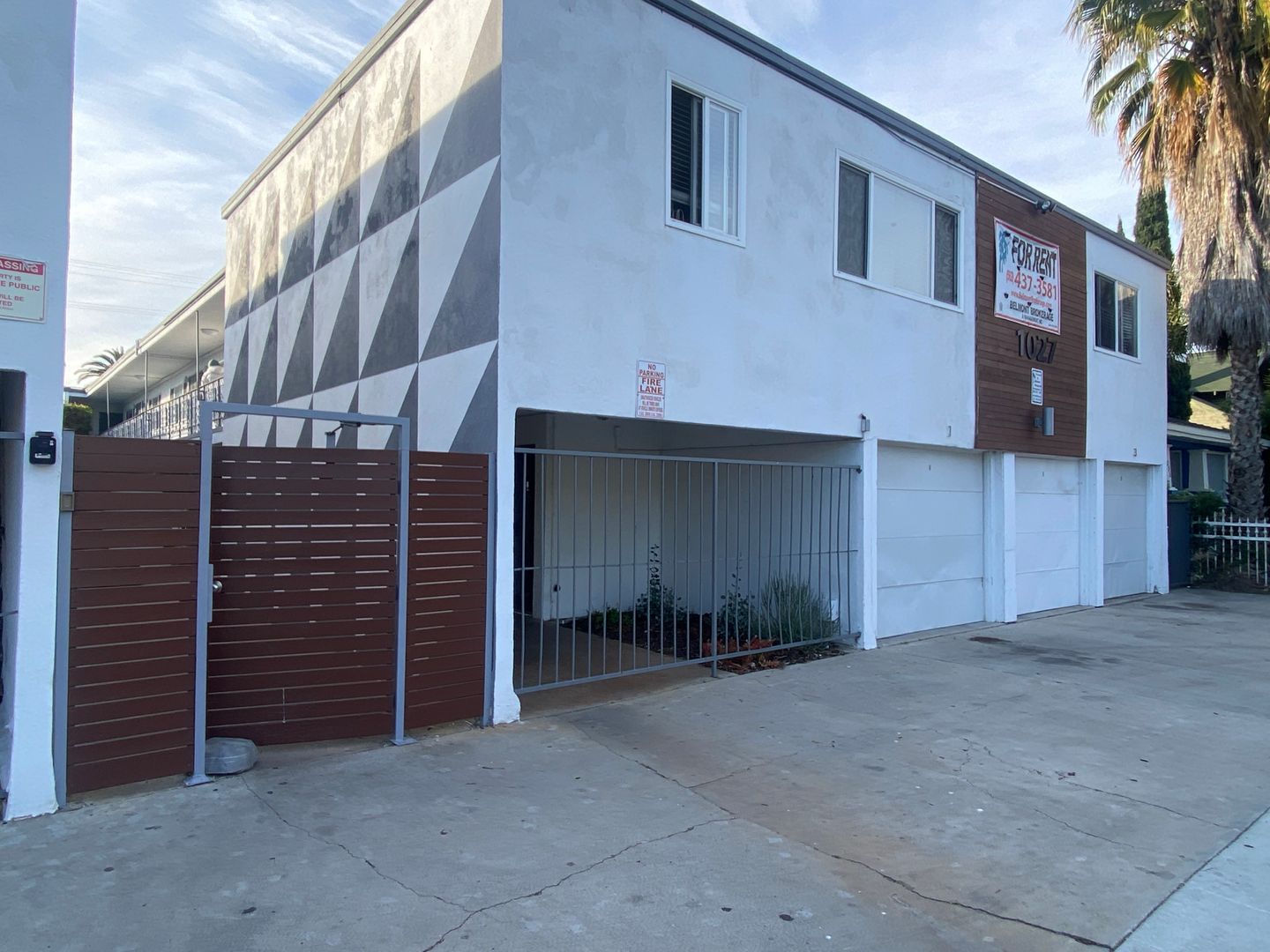 LONG BEACH Apartment: 1019-1027 CEDAR AVE.
