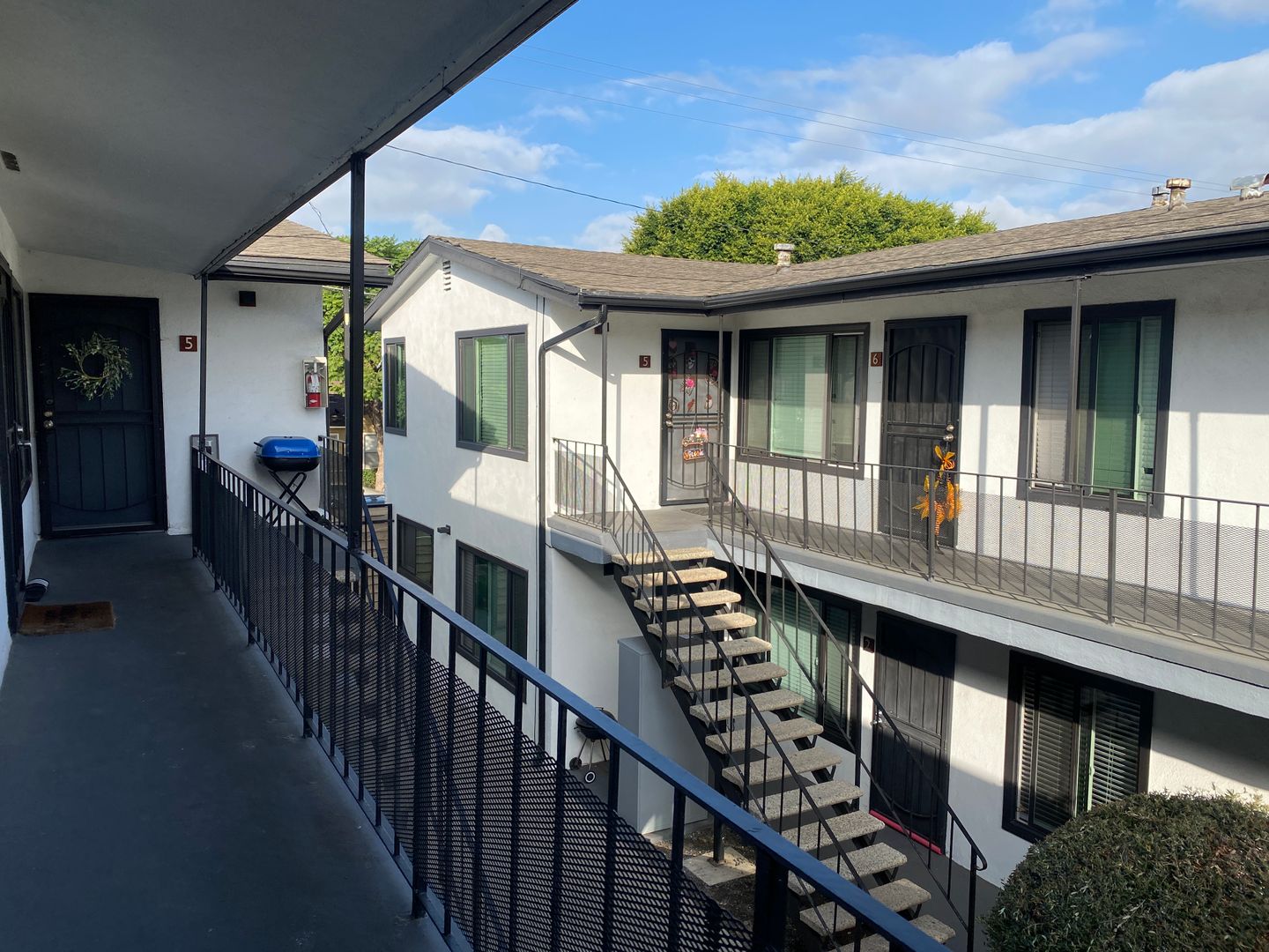 LONG BEACH Apartment: 910-930 FREEMAN AVE.