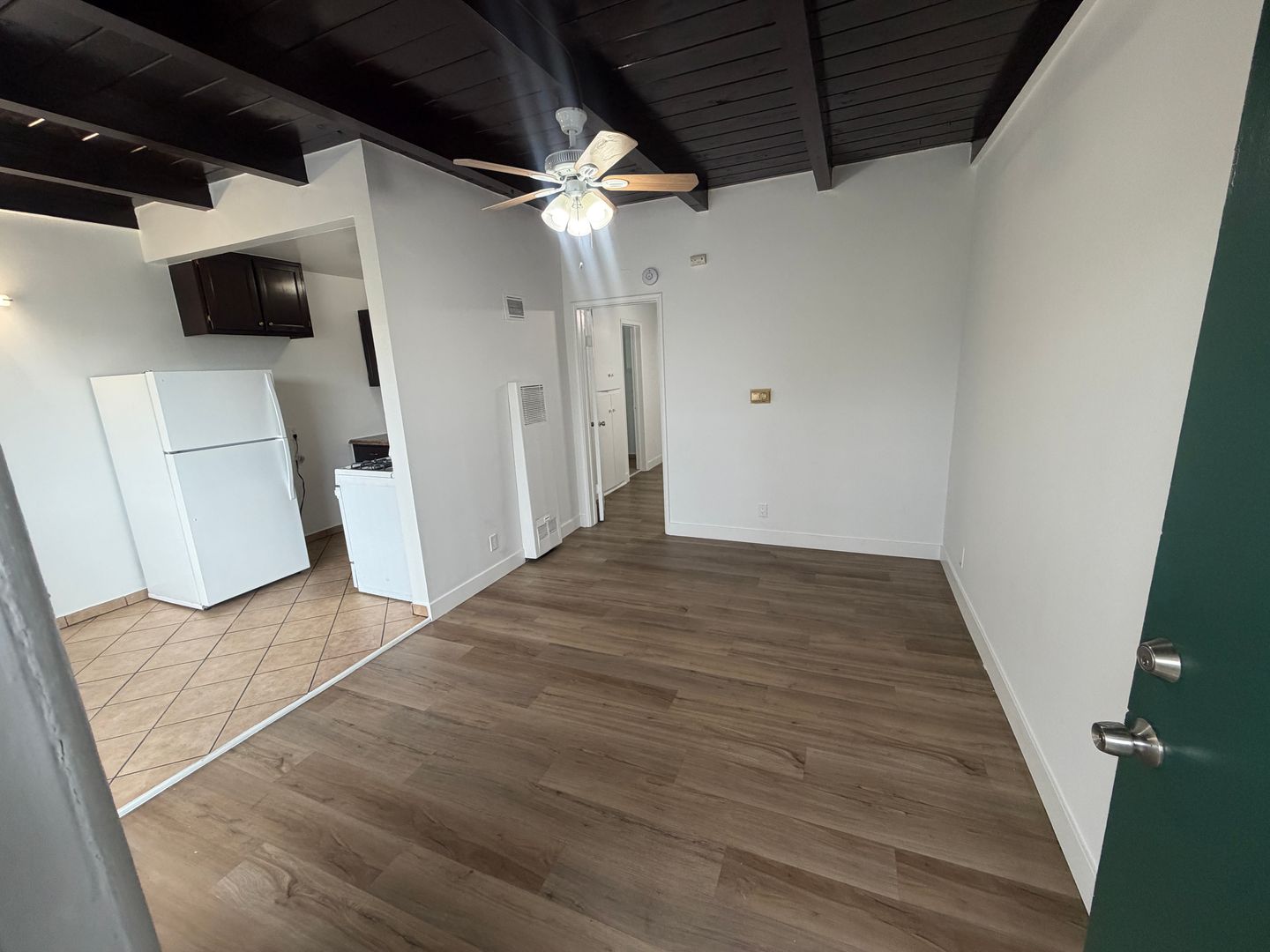 LONG BEACH Apartment: 1518-40 E. ARTESIA BLVD