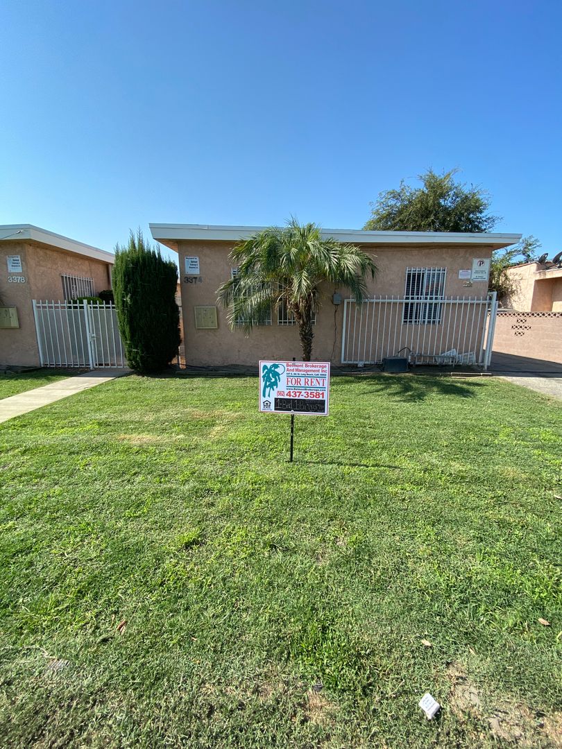 LYNWOOD Apartment: 3374-3378 JOSEPHINE ST.