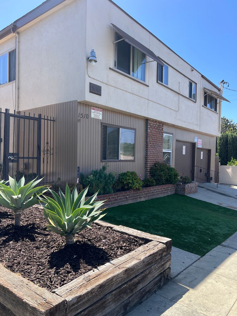 LONG BEACH Apartment: 1510 ORIZABA AVE.
