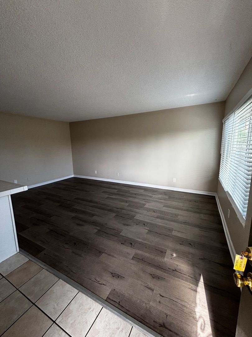 LONG BEACH Apartment: 1146-1152 MAGNOLIA AVE.