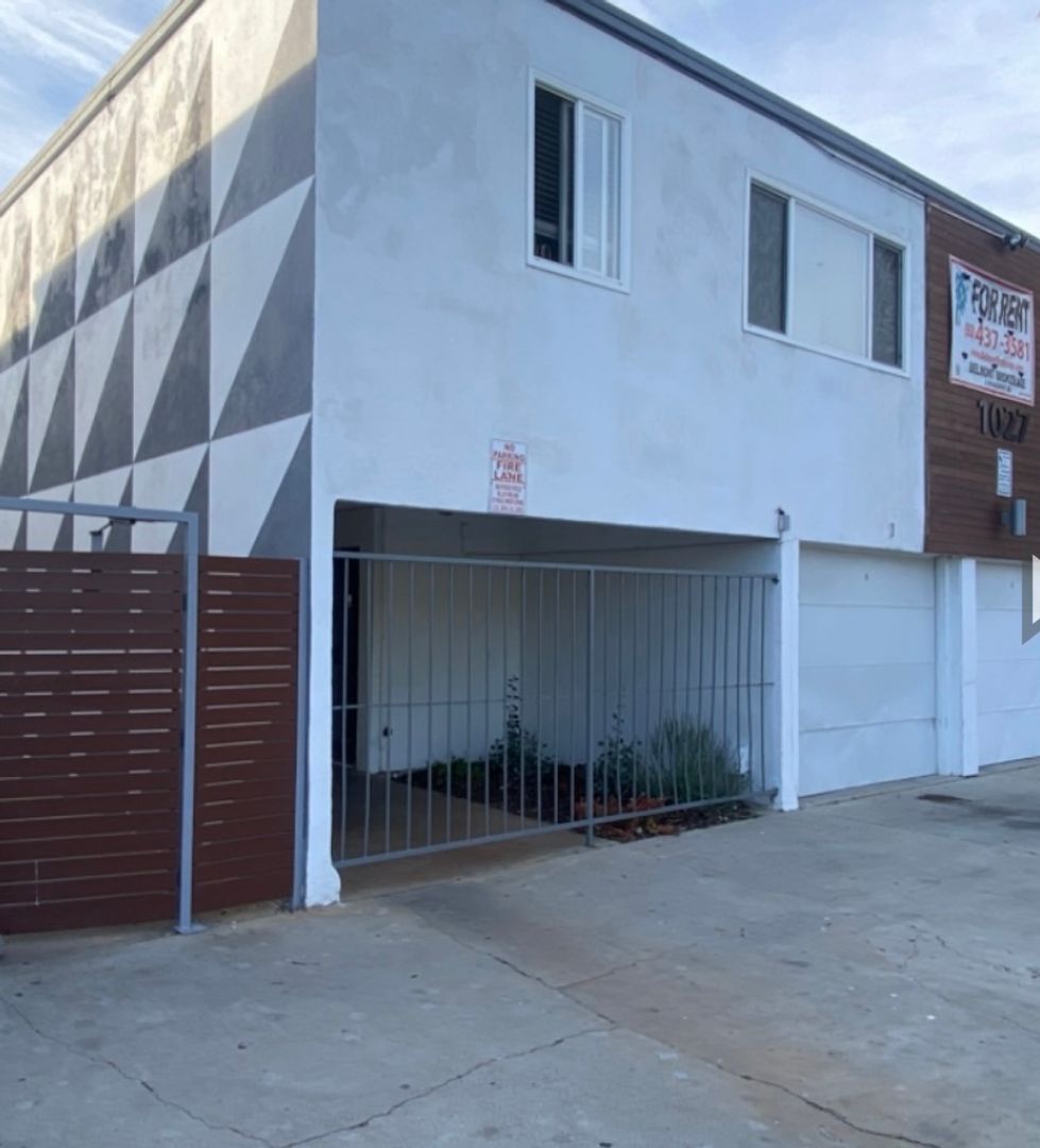 LONG BEACH Apartment: 1019-1027 CEDAR AVE.