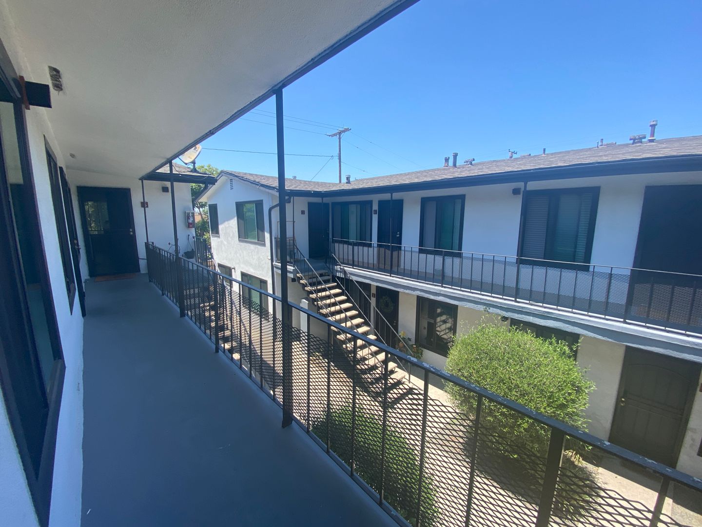 LONG BEACH Apartment: 910-930 FREEMAN AVE.