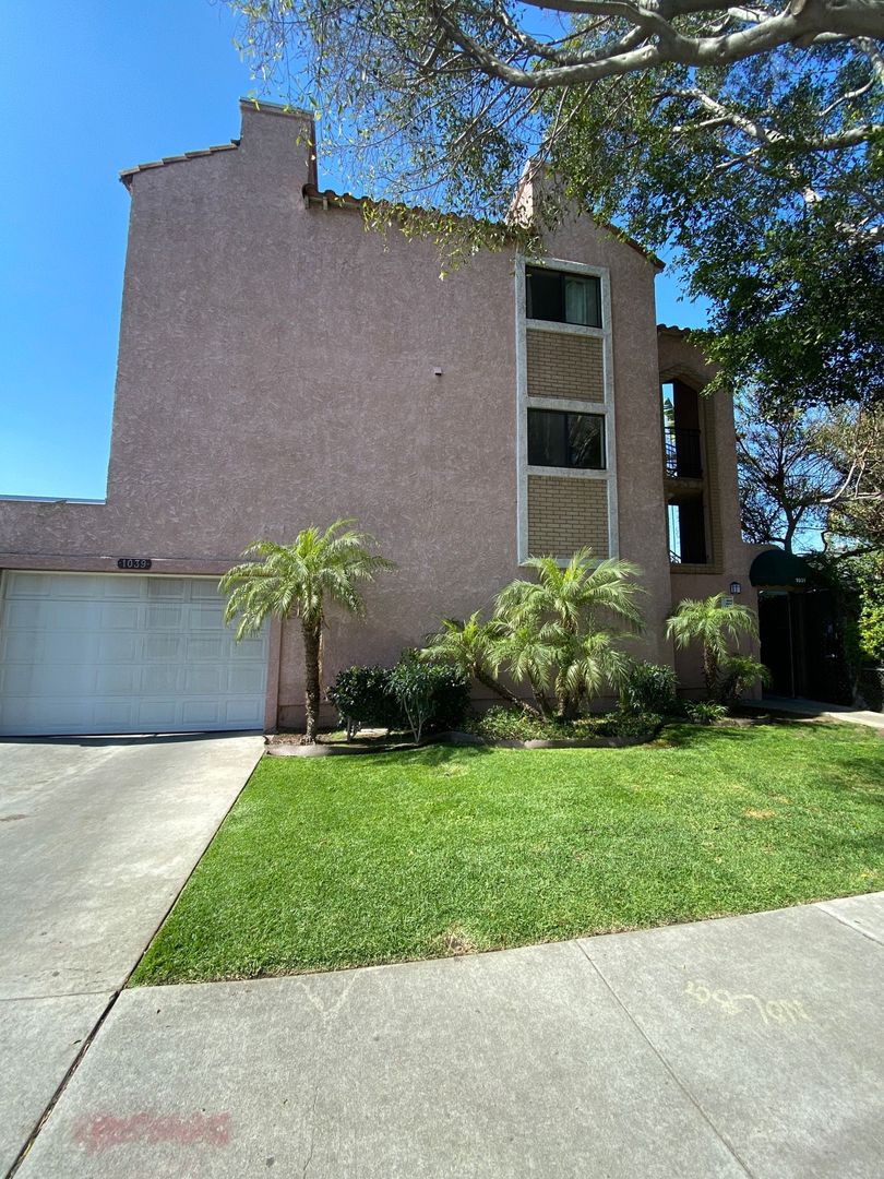 LONG BEACH Apartment: 1039 JUNIPERO AVE.