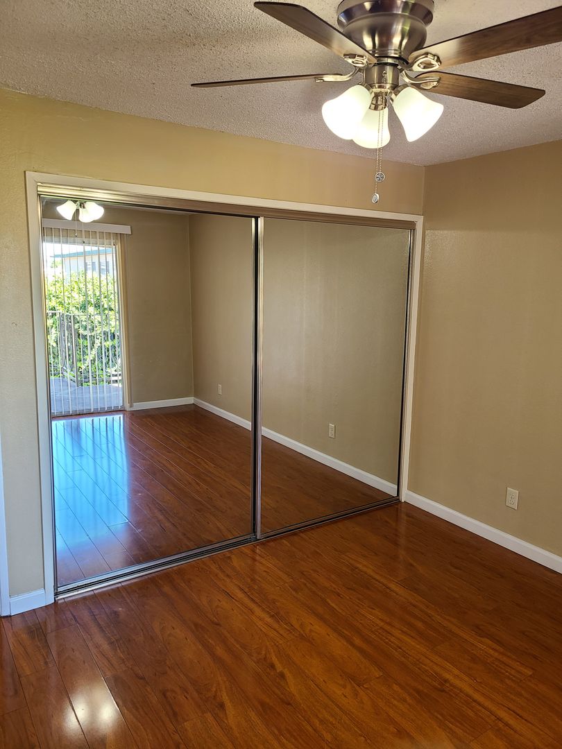 BELLFLOWER Apartment: 16133 WOODRUFF AVE.