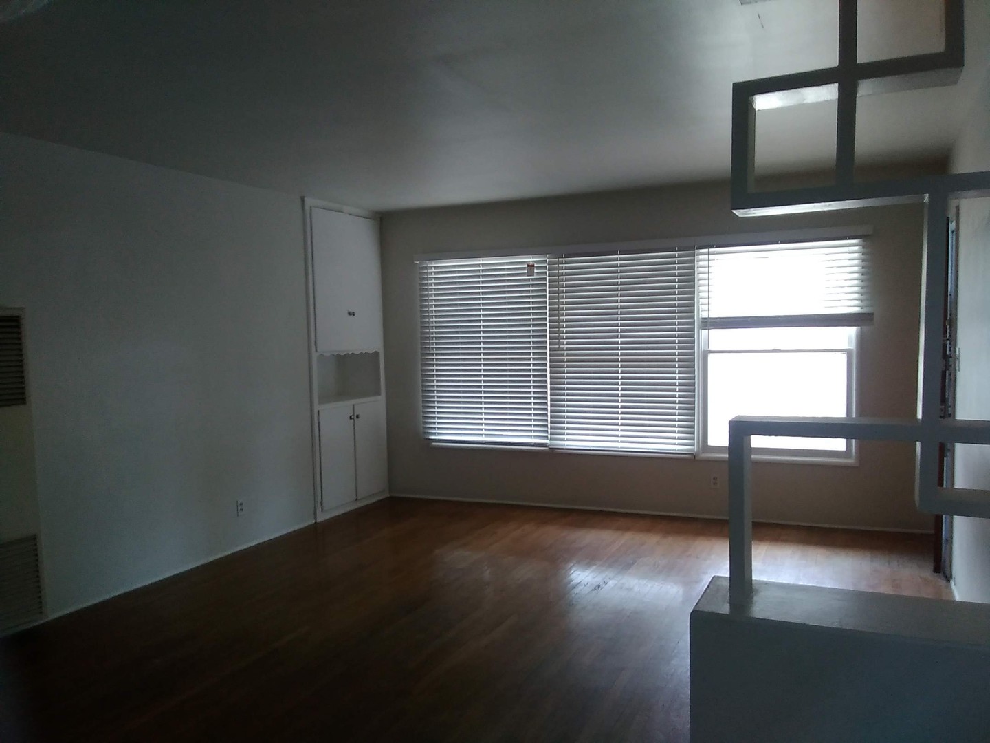 LONG BEACH Apartment: 30 N. ALBONI PLACE /25 BONITO AVE.