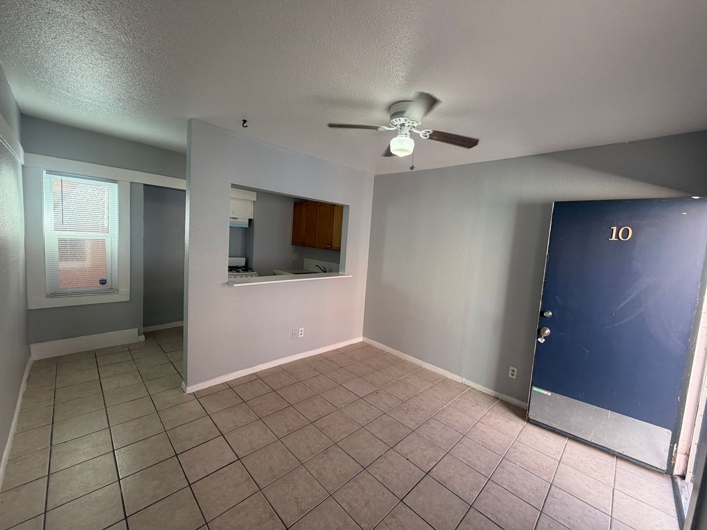 Long Beach Apartment: 1130 Raymond Avenue