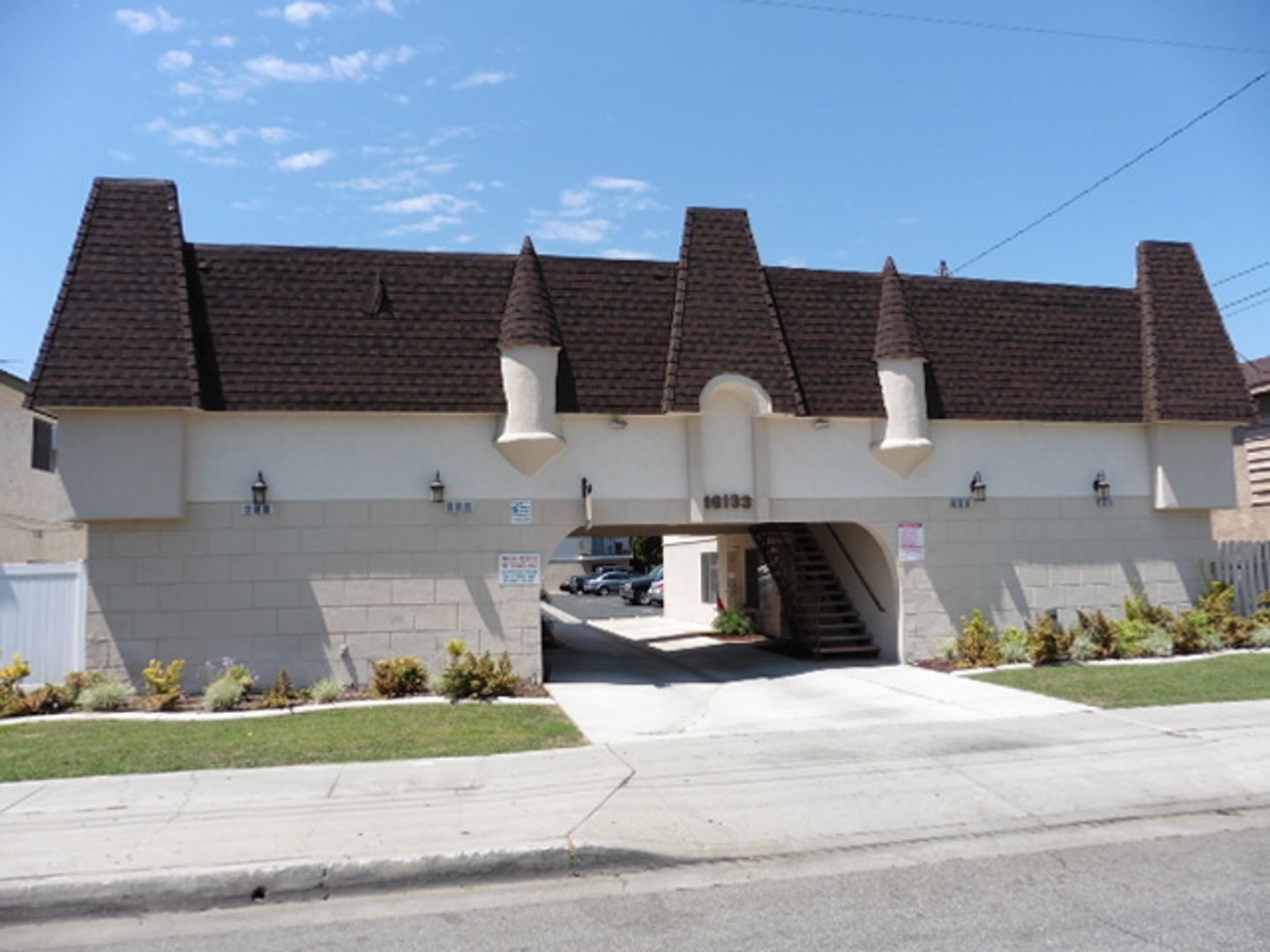 BELLFLOWER Apartment: 16133 WOODRUFF AVE.