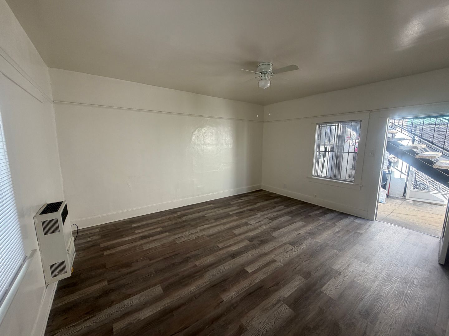 Long Beach Apartment: 324 E. Esther Street