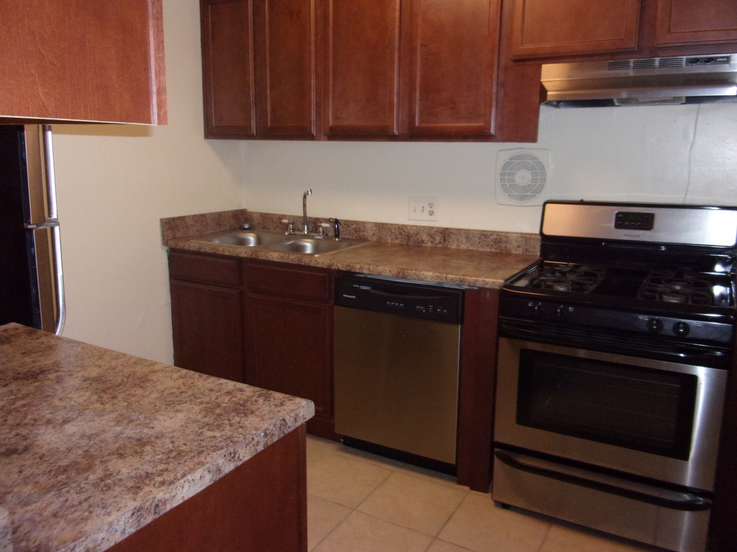 Norfolk Apartment: 9621 Chesapeake Blvd