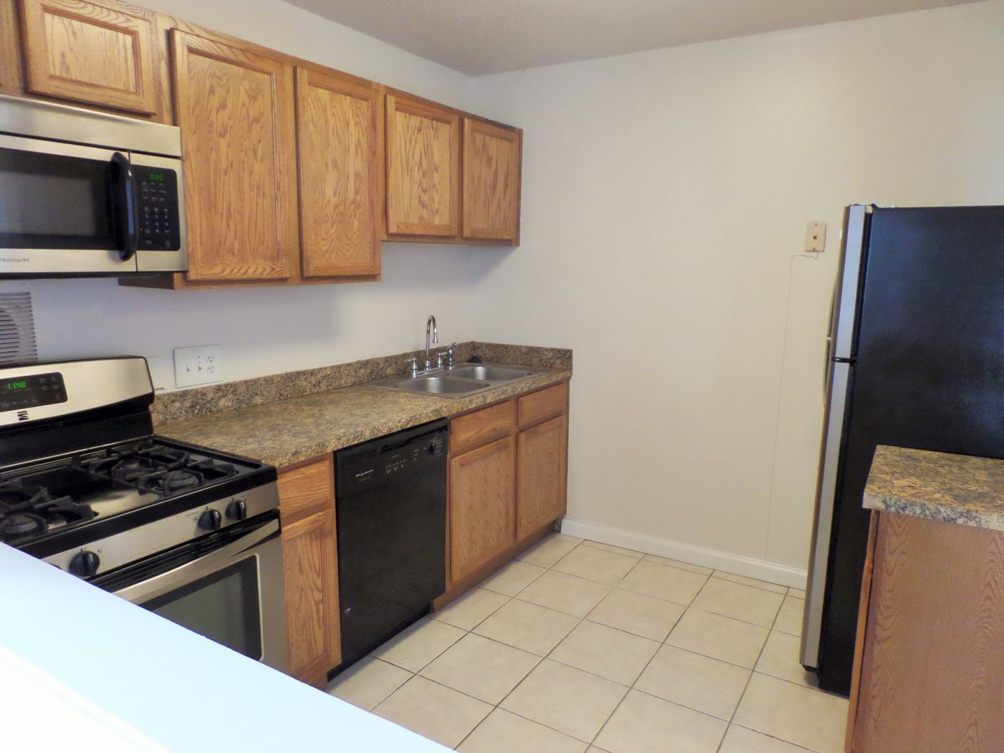 Norfolk Apartment: 9621 Chesapeake Blvd