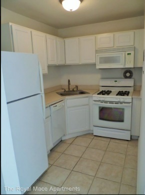 Norfolk Apartment: 9621 Chesapeake Blvd