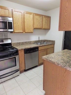 Norfolk Apartment: 9621 Chesapeake Blvd