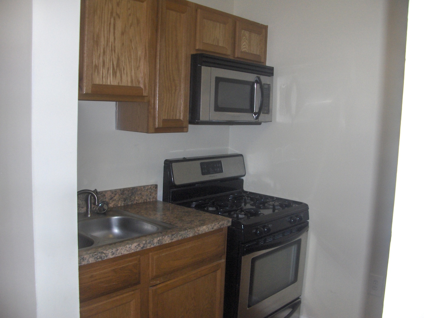 Norfolk Apartment: 9621 Chesapeake Blvd