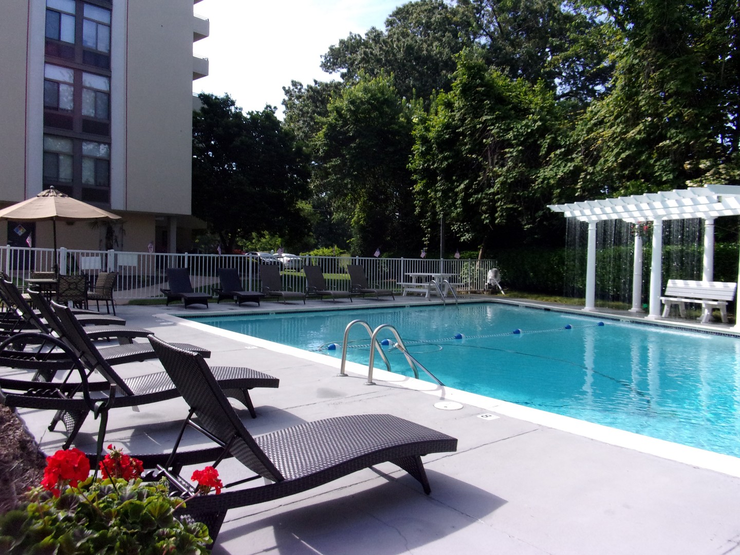 Norfolk Apartment: 9621 Chesapeake Blvd