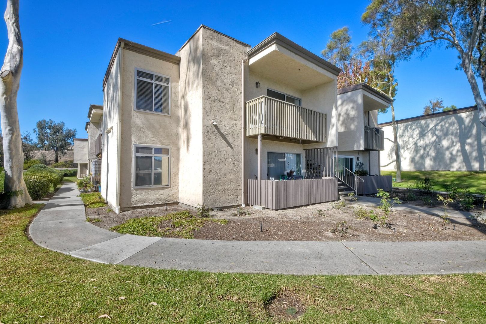 Oceanside Condo: 432 Edgehill Lane
