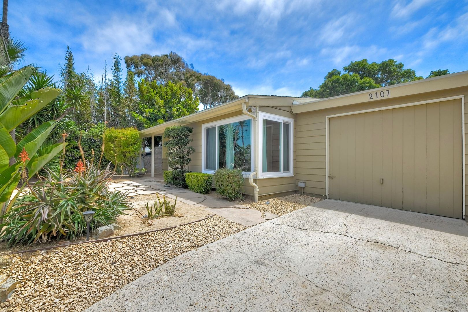 Oceanside House: 2107 South Tremont Street