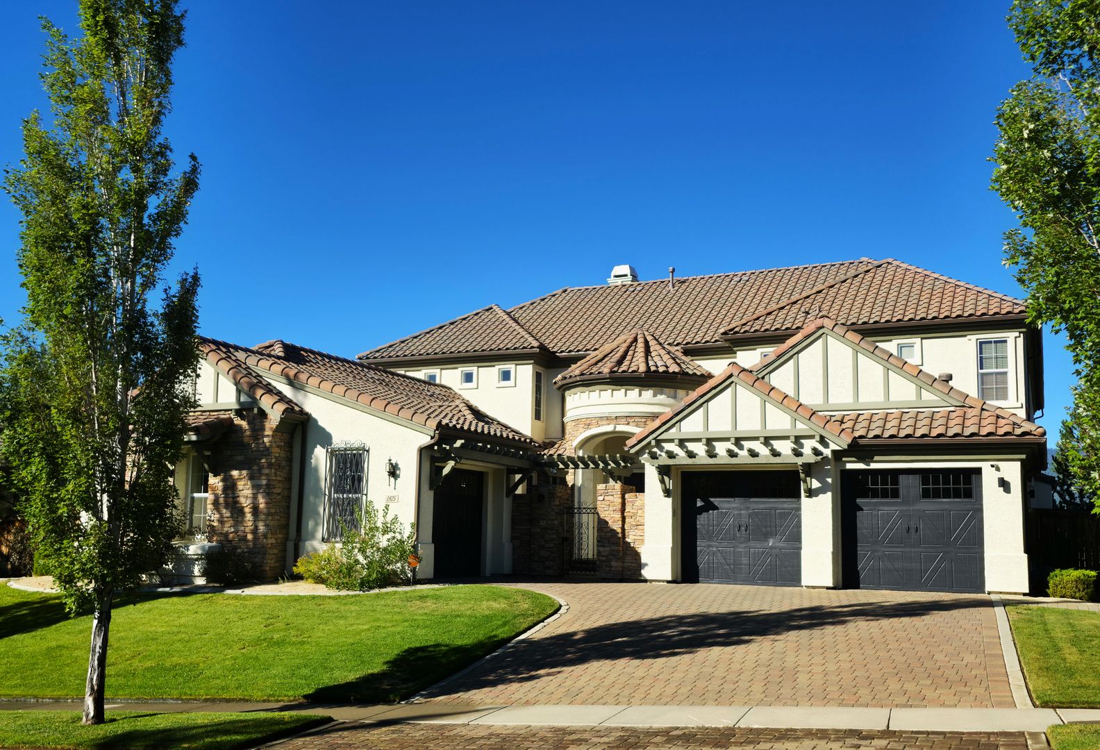 Reno House: 1925 Champion Hills Drive