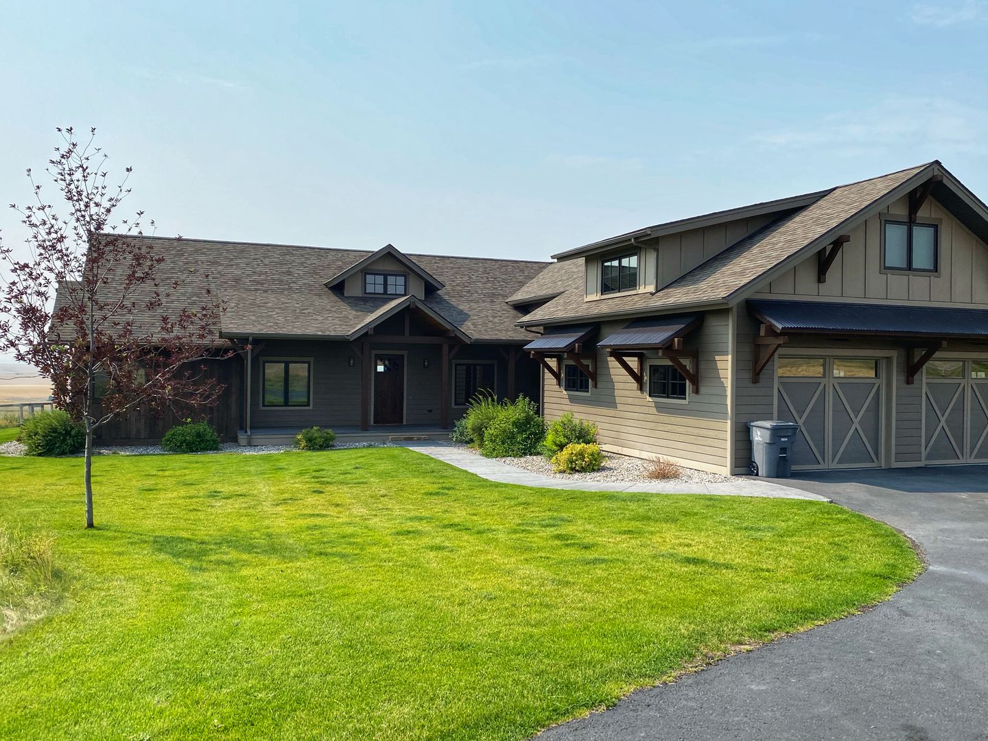 Belgrade House: 128 Oryx Circle