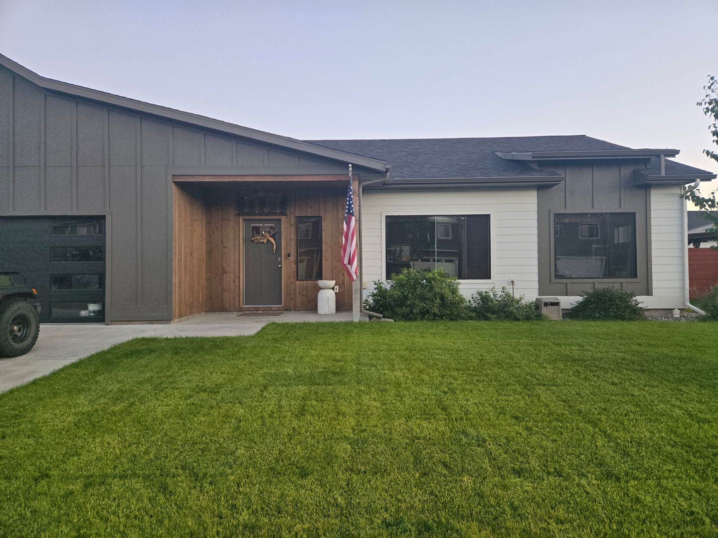 Belgrade House: 1304 scooter Ln