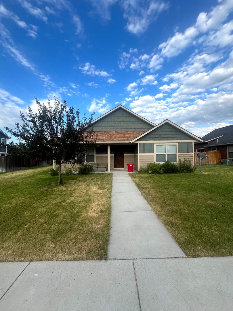 Bozeman House: 872 N Ferguson Ave