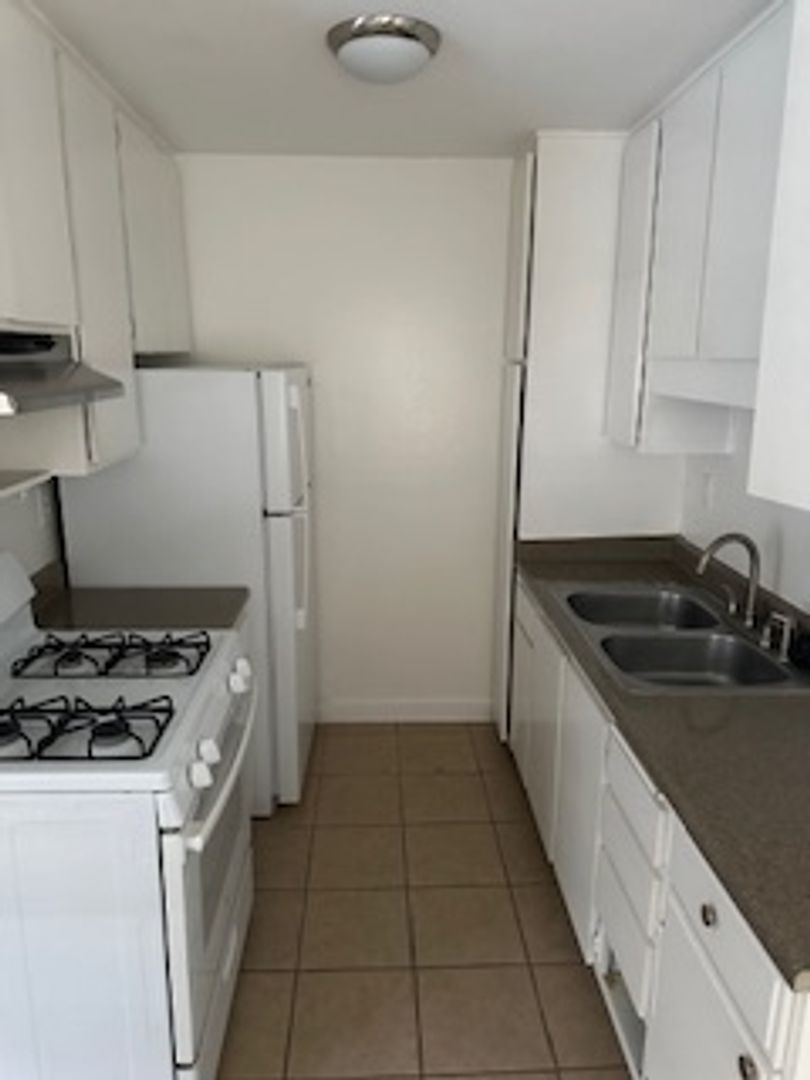 San Clemente Apartment: 101 W. Marquita