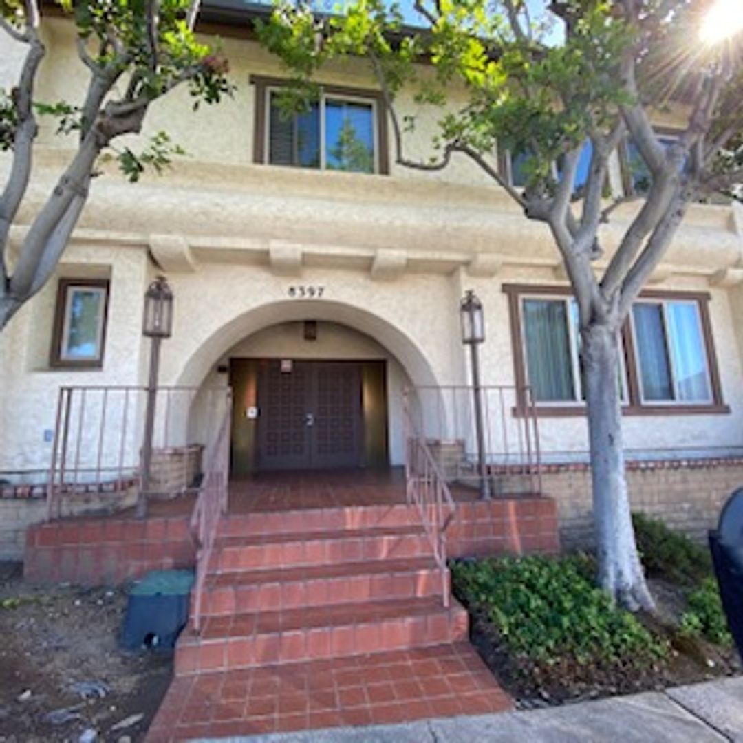 La Mesa Apartment: 8397 Lemon Avenue