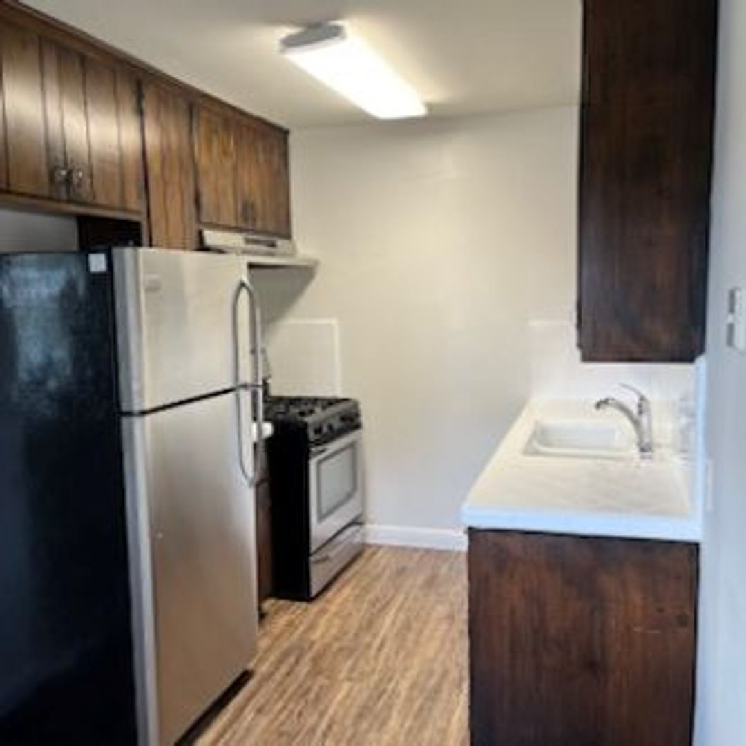 La Mesa Apartment: 4822-4826 Cypress Street