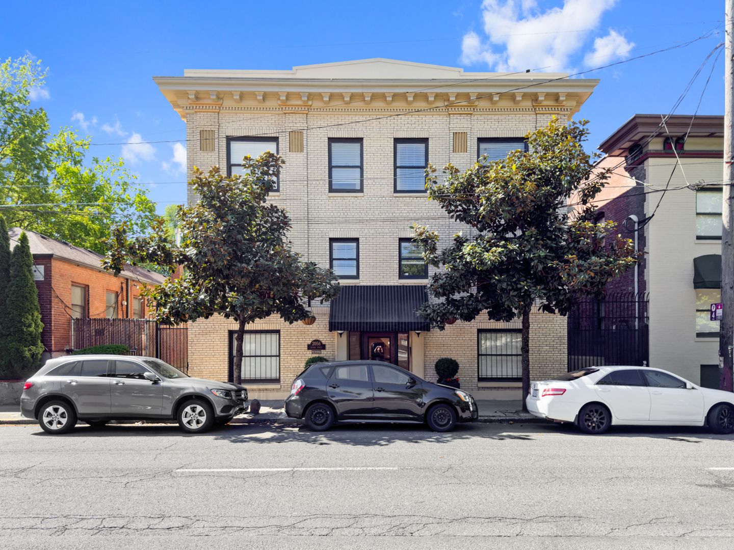 Portland Apartment: 2056 NW Glisan Street