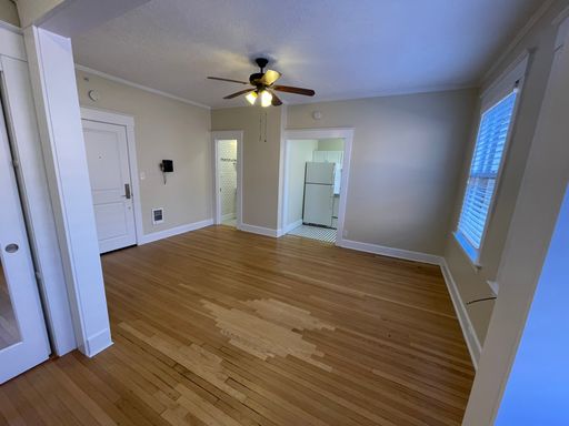 1-MONTH FREE- Don't Miss This Beautifully Updated Studio On The Top Floor in Nob Hill! – photo 1