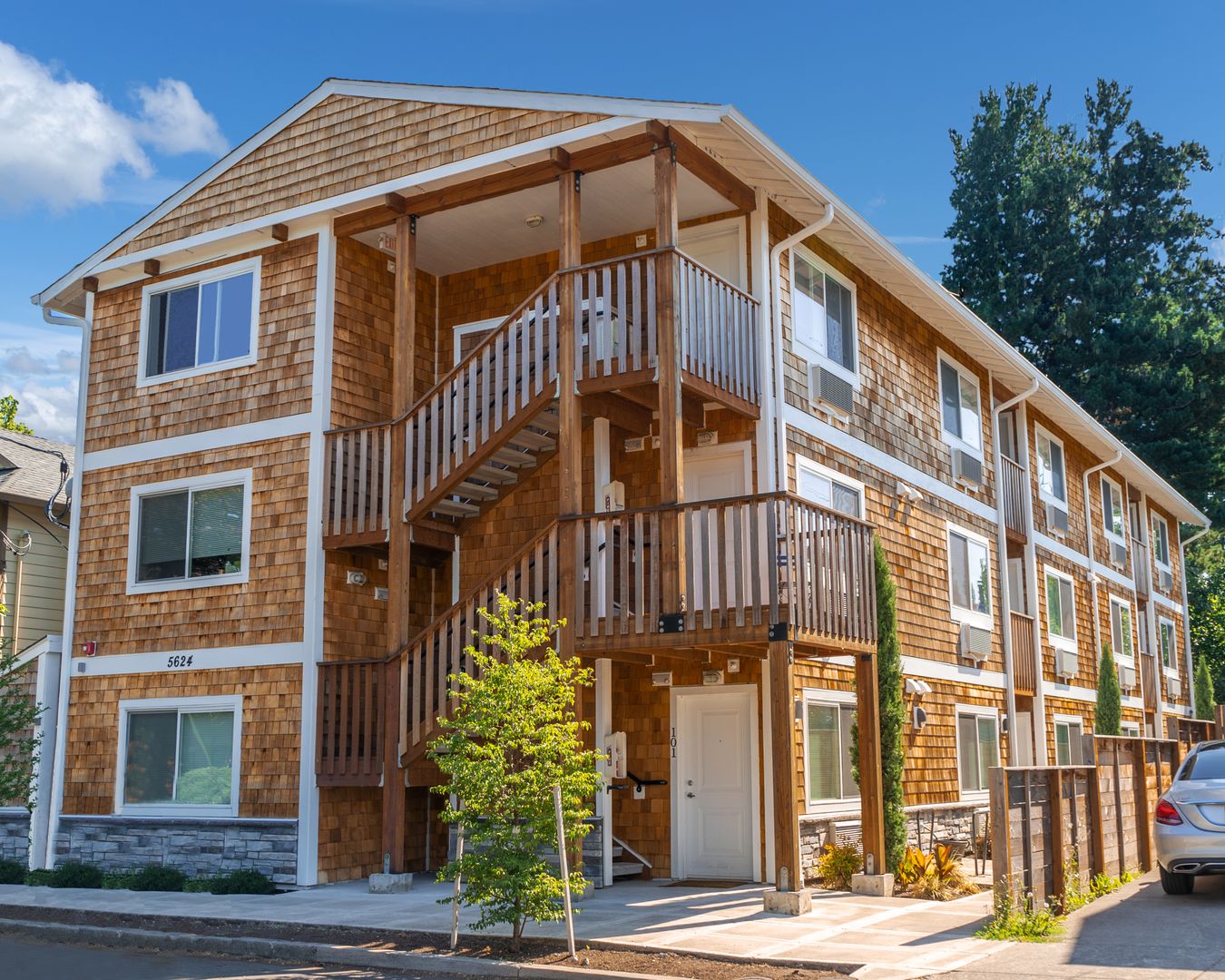 Portland Apartment: 5624 SE 22nd Avenue