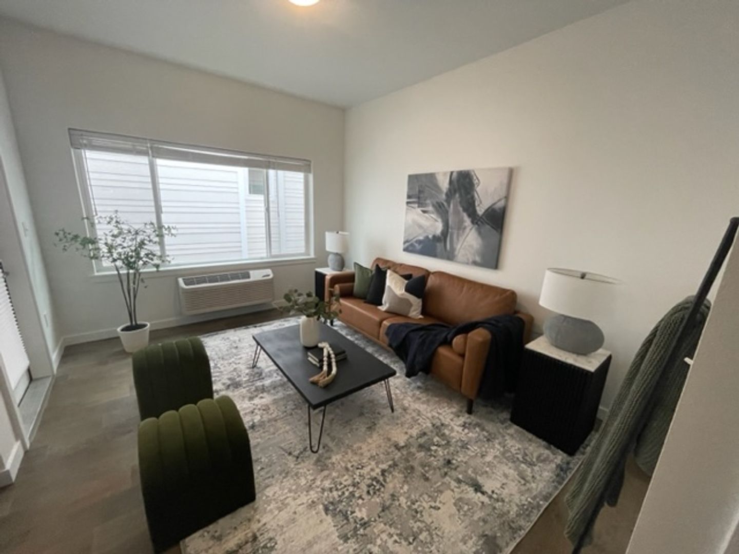 Portland Apartment: 7686 N Lombard